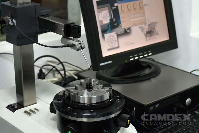 Roundness tester